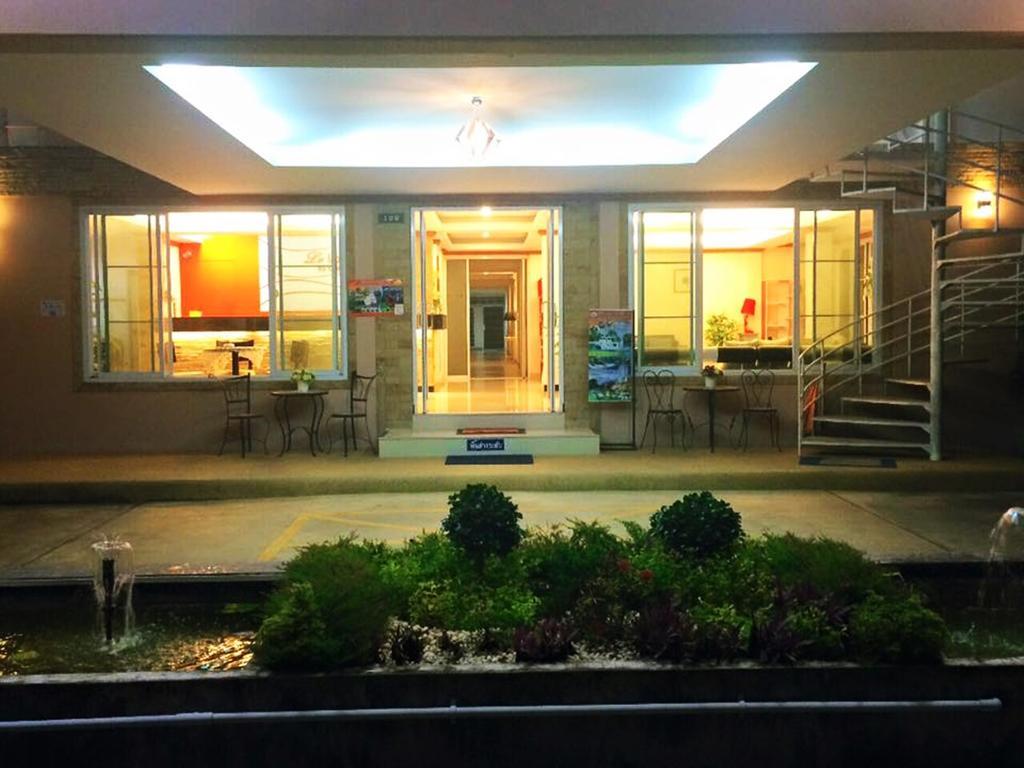 春蓬旅游酒店 外观 照片